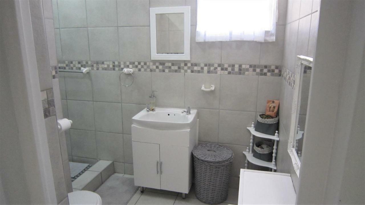 See Rus Self Catering Unit In Westbrook Kzn Private Neat And Cosy Extérieur photo